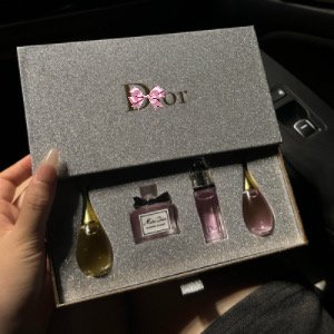 4 mini perfume set 4 mini perfume set