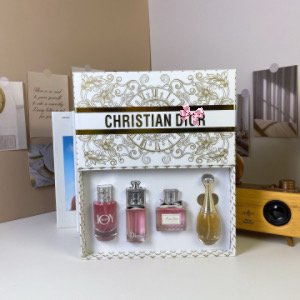 Advent Calendar for Perfumes-4 bottles Advent Calendar for Perfumes-4 bottles